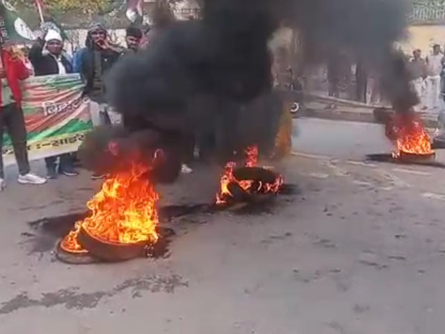 Protesters Block Roads, Burn Tyres Over Railway Exam In Bihar Bandh