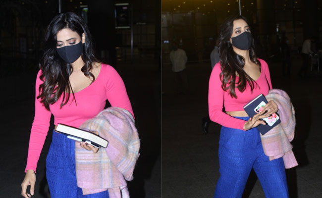 Shweta Tiwari Makes Colour Blocking Rule With A Pink Crop Top And Blue Pants