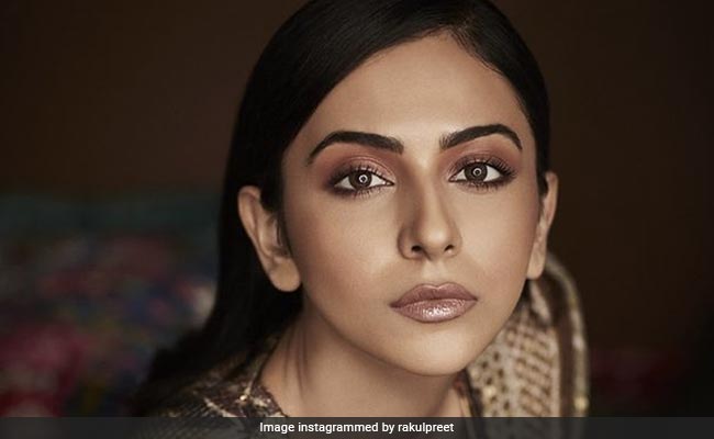 Rakul Preet Singh's Bronzed Look Is The Party Makeup Inspiration Of The Hour