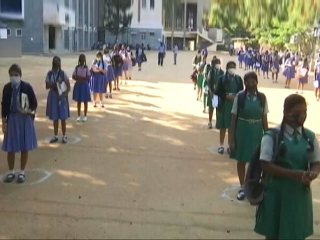 Delhi-NCR: कोविड-19 मामलों में वृद्धि के मद्देनजर, एहतियाती कदम उठा रहे स्कूल