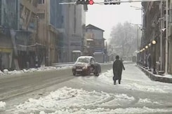 Jammu-Srinagar National Highway Closed Due To Snowfall Jammu-Srinagar National Highway Closed Due To Snowfall