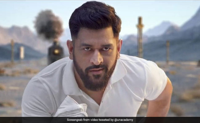 Ms Dhoni की फुर्ति के आगे थमी ट्रेन की रफ्तार, जमकर वायरल हो रहा है वीडियो 4 Watch: This Unacademy Ad Starring Ms Dhoni Took Almost One Year To Make
