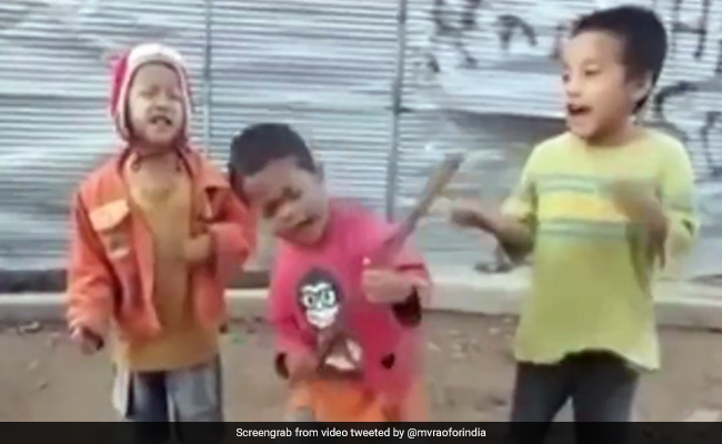 नन्हे बच्चों के बैंड ने जीता लोगों का दिल, सोशल मीडिया पर वायरल हुआ वीडियो