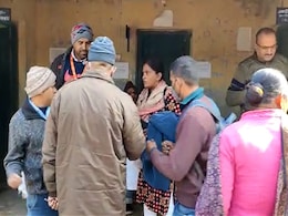 Caught On Camera: Bihar Woman Health Worker Attacked For A Day's Absence Caught On Camera: Bihar Woman Health Worker Attacked For A Day's Absence
