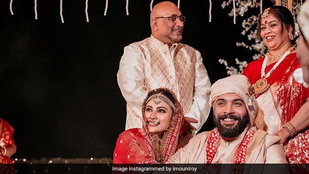 Mouni Roy's Post Wedding Rituals Included This Comforting Bengali Meal - See Pics