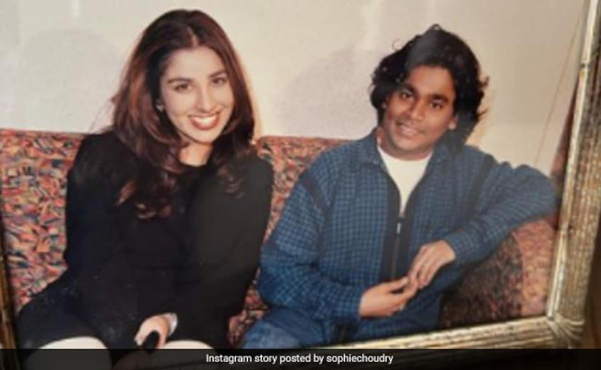 लीड एक्ट्रेस बनने से चूकीं ये हसीना, एक्टिंग छोड़ कर भी कमा रहीं खूब पैसा, होस्टिंग से हुईं पॉपुलर