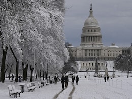 Snow Storm Batters US, Further Snarling Transport After Holiday Chaos Snow Storm Batters US, Further Snarling Transport After Holiday Chaos