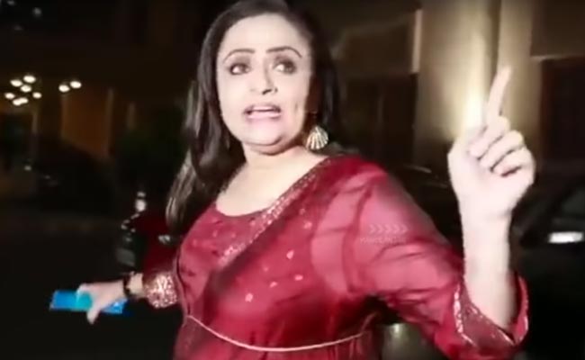 आखिर क्यों गुस्से में शो छोड़कर निकलीं ‘शक्तिमान’ की एक्ट्रेस, बोलीं- नहीं चाहिए ऐसे अवार्ड...देखें Video