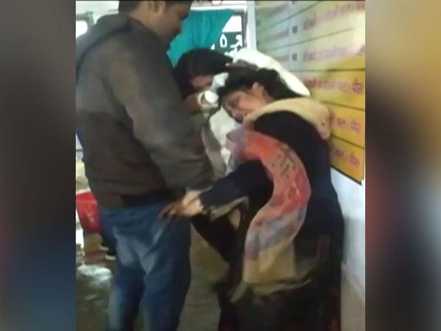 On Camera, 2 Health Workers Fight Over Rs 500 In Bihar