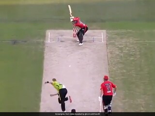 Watch: Hooks, Pulls - Unmukt Chand Thrills Crowd With Big Sixes In Big Bash League Watch: Hooks, Pulls - Unmukt Chand Thrills Crowd With Big Sixes In Big Bash League
