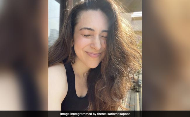 Karisma Kapoor Makes Our Sunday Brighter With A Happy Selfie