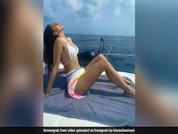 समंदर किनारे टू-पीस में दौड़ती दिखीं 'कबीर सिंह' की एक्ट्रेस कियारा आडवाणी, वायरल हुआ VIDEO समंदर किनारे टू-पीस में दौड़ती दिखीं 'कबीर सिंह' की एक्ट्रेस कियारा आडवाणी, वायरल हुआ VIDEO