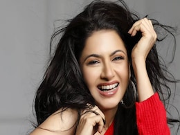 Bhagyashree की तरह 53 की उम्र में लगना है जवां और खूबसूरत, तो फॉलो करें उनके स्किन केयर टिप्स Bhagyashree की तरह 53 की उम्र में लगना है जवां और खूबसूरत, तो फॉलो करें उनके स्किन केयर टिप्स