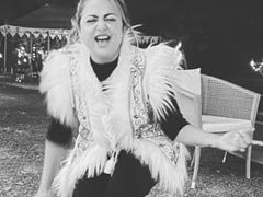 A Typical Message Exchange Between Kareena Kapoor And BFF Amrita Arora