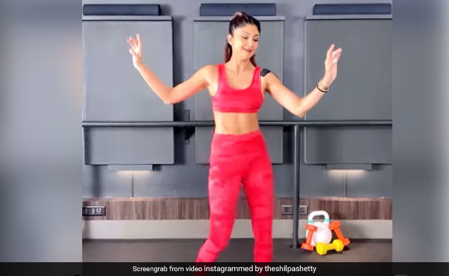 Lohri 2022: Shilpa Shetty's Festive Greetings Include A Bhangra Workout