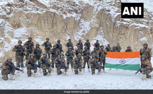 गलवान घाटी में भारतीय सैनिकों ने लहराया तिरंगा, लोगों ने कहा- हमें जवानों पर गर्व है!