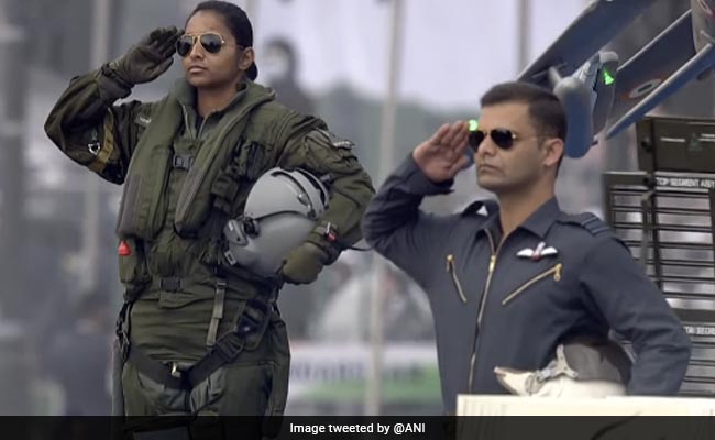 राजपथ पर 'नारी शक्ति' का प्रदर्शन: IAF की झांकी में दिखीं राफेल की एकमात्र महिला फाइटर&nbsp;