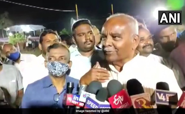 "It's My Decision": Karnataka Minister Refuses To Wear Mask Amid Covid