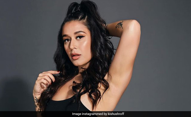 Krishna Shroff Makes Sporty Look Stylish In Her Black Top And Tights