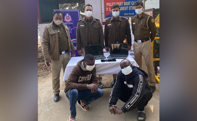 दिल्ली में व्हाट्सएप हैक कर पैसे ठगने वाले गिरोह का पर्दाफाश, 2 गिरफ्तार