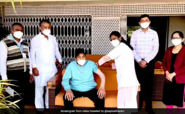 What Dharmendra Posted After Getting His COVID-19 Vaccine Booster Shot