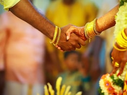 "No Extravagant" Ceremonies: Maratha Leaders Push For Modest Weddings "No Extravagant" Ceremonies: Maratha Leaders Push For Modest Weddings