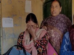 Video : बिहार में वैक्सीनेशन ड्यूटी में तैनात महिला कर्मी एक दिन नहीं आई तो अधिकारी ने उठा दिया हाथ Video : बिहार में वैक्सीनेशन ड्यूटी में तैनात महिला कर्मी एक दिन नहीं आई तो अधिकारी ने उठा दिया हाथ