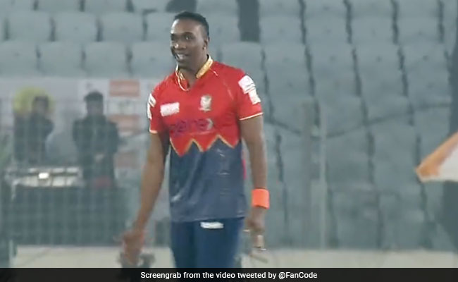 Watch: Dwayne Bravo Celebrates Wicket With Allu Arjun's "Pushpa Walk" In Bangladesh Premier League