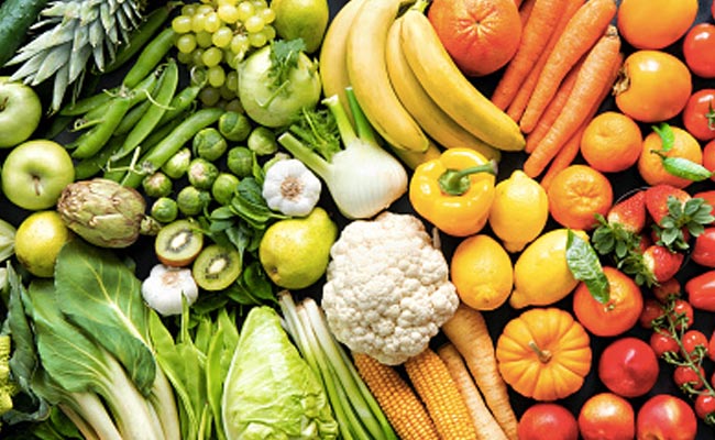 Vegetables carry a good amount of dietary fibre that improves the digestive health