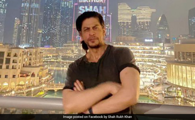 विदेश में अटक रहा था महिला प्रोफेसर का काम, मगर शाहरुख खान के नाम से ही बन गई बात