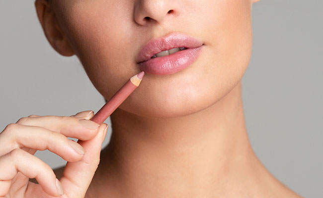 Define Your Lips With These Amazing Lip Liners