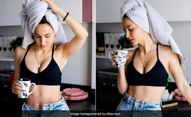 We Wish We'd Look As Chic As Elli Avrram Does In Her Casual Morning Look