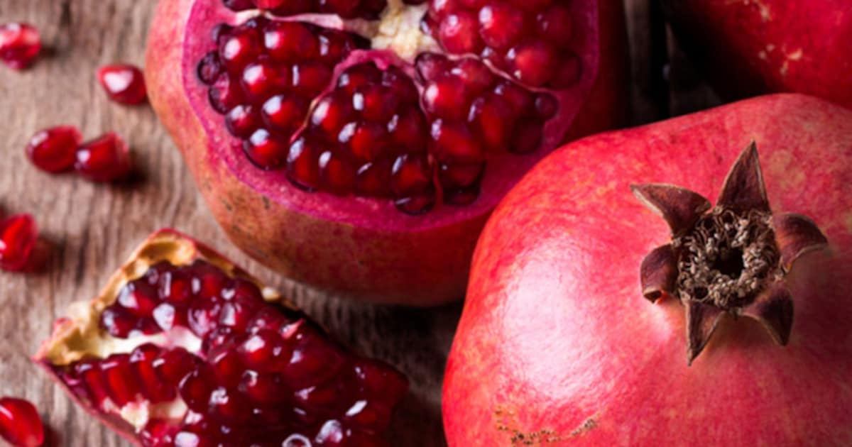 Skin Care : चेहरे के पिंपल्स और दाग-धब्बों से छुटकारा, अनार के छिलकों का जादुई घरेलू नुस्खा... 2 अनार खाने के 8 कमाल के फायदे, ये लोग जरूर खाएं