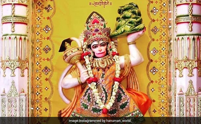 मंगलवार के दिन बजरंगबली के इन मंत्रों का जाप करना माना जाता है शुभ