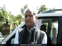 देश को धर्म और जातियों में बांटना बीजेपी का एजेंडा : अशोक गहलोत देश को धर्म और जातियों में बांटना बीजेपी का एजेंडा : अशोक गहलोत