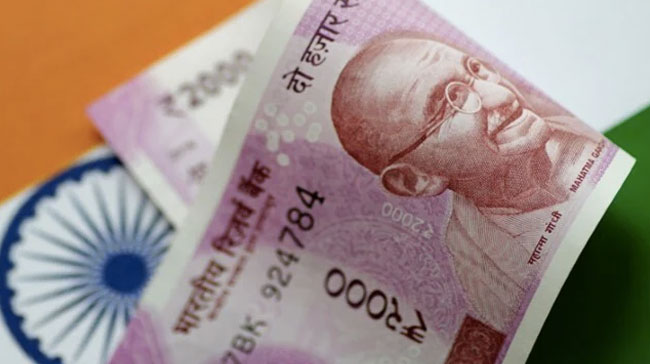 रुपया नए गर्त में, अमेरिकी डॉलर के मुकाबले पहली बार 81 का स्तर किया पार