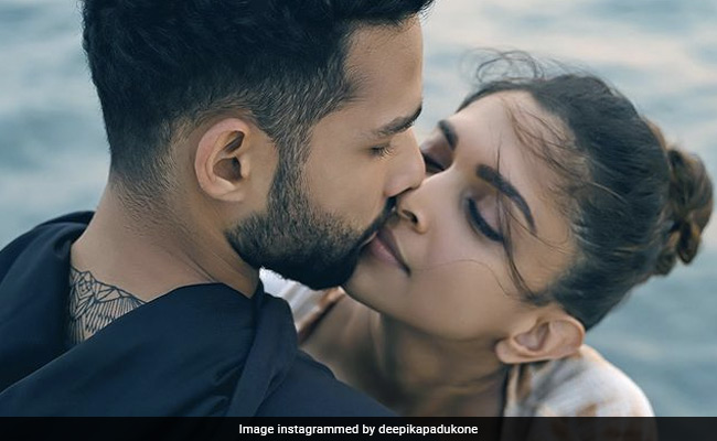 Deepika Padukone's Birthday Gift To Fans: New Posters Of <i>Gehraiyaan</i>. Bonus - Siddhant Chaturvedi Deepika Padukone's Birthday Gift To Fans: New Posters Of <i>Gehraiyaan</i>. Bonus - Siddhant Chaturvedi