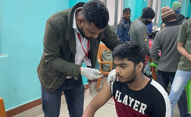 दिल्ली में कोरोना के 20 हजार से ज्यादा नए मामले, करीब आठ माह में सबसे ज्यादा कोविड केस