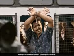 अल्लू अर्जुन के बाद विजय ने कस ली कमर, इस चैनल पर हिंदी में Mersal मचाएगी धमाल- टीजर हुआ रिलीज अल्लू अर्जुन के बाद विजय ने कस ली कमर, इस चैनल पर हिंदी में Mersal मचाएगी धमाल- टीजर हुआ रिलीज