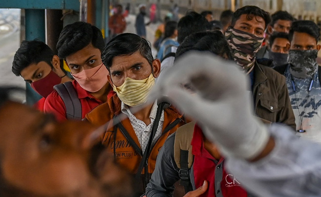 मुंबई में कोरोना के मामलों में और गिरावट, पर पॉजिटिविटी रेट 20 फीसदी के करीब