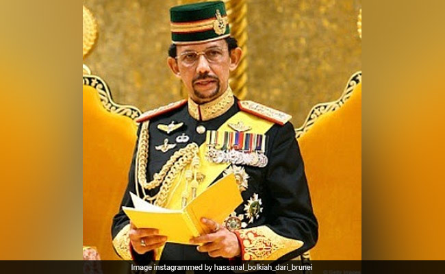 इस सुल्तान के पास है 600 रॉल्स रॉयस समेत कई सोने की गाड़ियां, महल में भी लगे हैं सोने