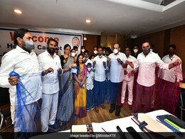 Saree That Fits In Match Box Made By Telangana Weaver Saree That Fits In Match Box Made By Telangana Weaver