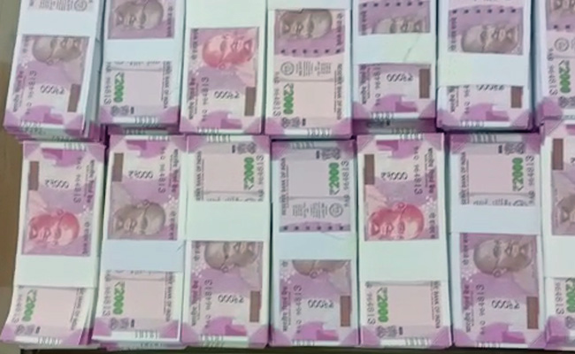 मुंबई में सात करोड़ रुपये के नकली नोट बरामद, सात गिरफ्तार