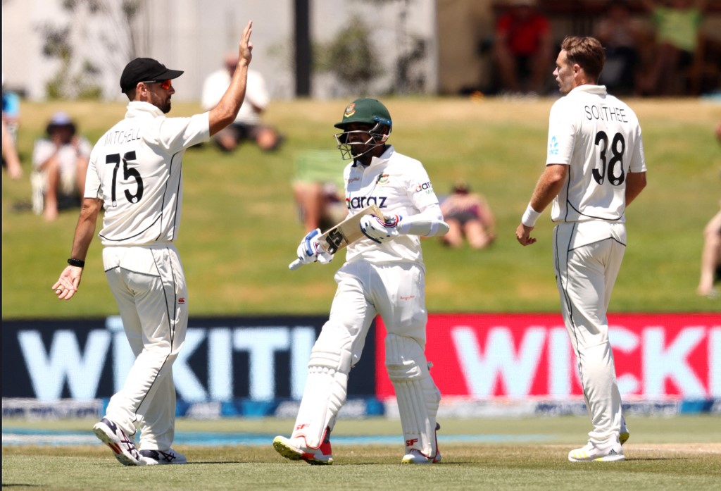 NZ vs BAN, 1st Test, Day 2: लैथम और बोल्ट का कमाल, न्यूजीलैंड ने दूसरे टेस्ट पर कसा शिकंजा