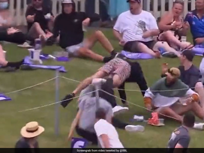 Watch: Fan Attempts To Take "Best Crowd Catch Ever" With A Diving Effort During Big Bash League Game
