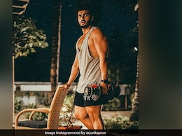 Arjun Kapoor's Thursday Treat Looks Every Bit Tempting; See Picture