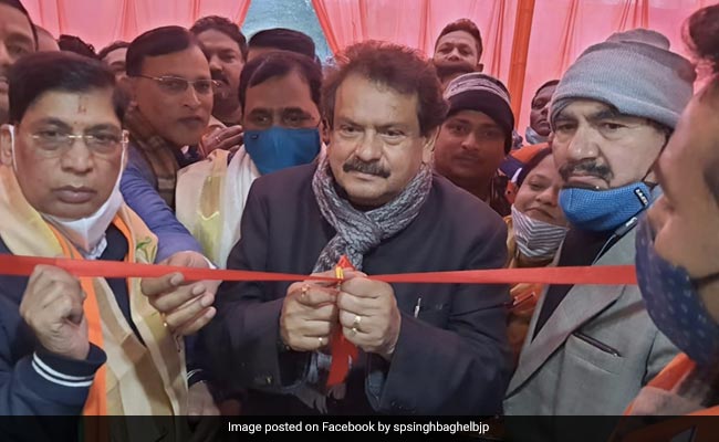 UP चुनाव : BJP ने अखिलेश यादव के खिलाफ करहल सीट से केंद्रीय मंत्री एसपी सिंह बघेल को उतारा