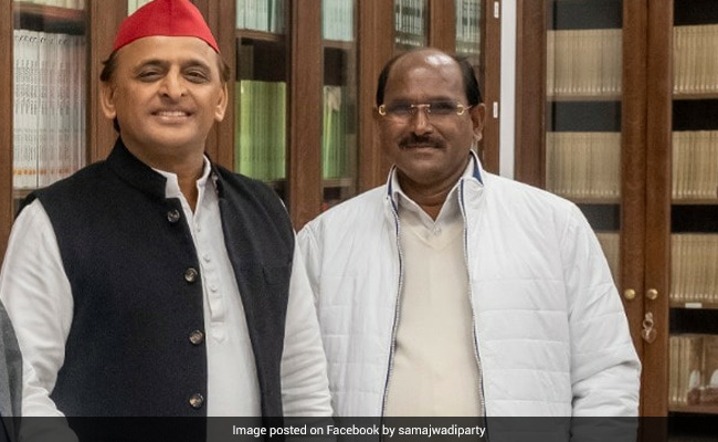 Woman Claims She's Samajwadi Leader's Daughter-In-Law, Fights Against Him