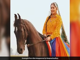 Sapna Choudhary खेतों में शान से घुड़सवारी करती आईं नजर, वीडियो देख फैन्स के यूं आए रिक्शन Sapna Choudhary खेतों में शान से घुड़सवारी करती आईं नजर, वीडियो देख फैन्स के यूं आए रिक्शन