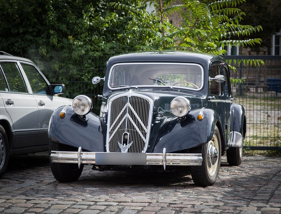 La French - The Cars and the Logos